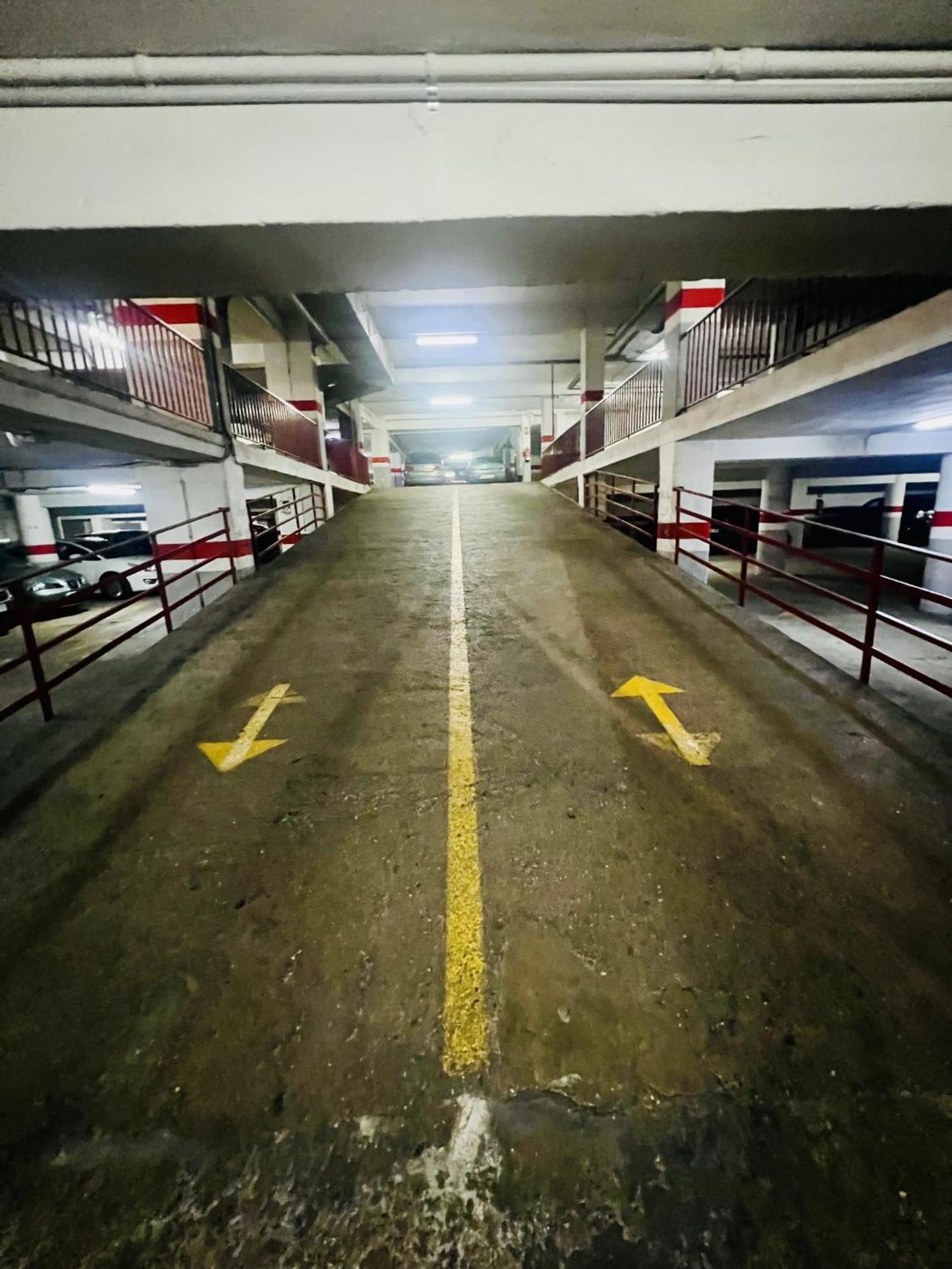 A Orillas Del Pilar Con Parking Zaragoza Exterior foto